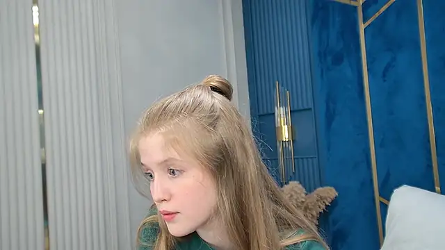 lilianhowards (F teen) - do hot poses and tease u🔥