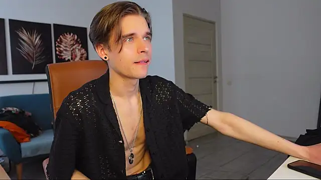 david_heath (M twink) - NEW HERE!!