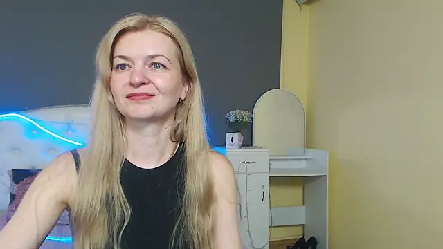melissatyler (F milf) - toy