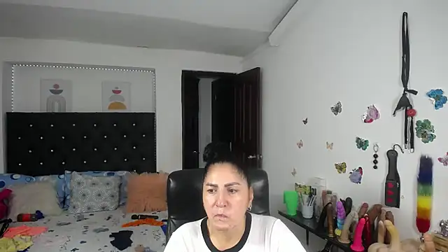 mature_bigboobs10 - Mature_bigboobs10's free webcam - UK Sex Cams