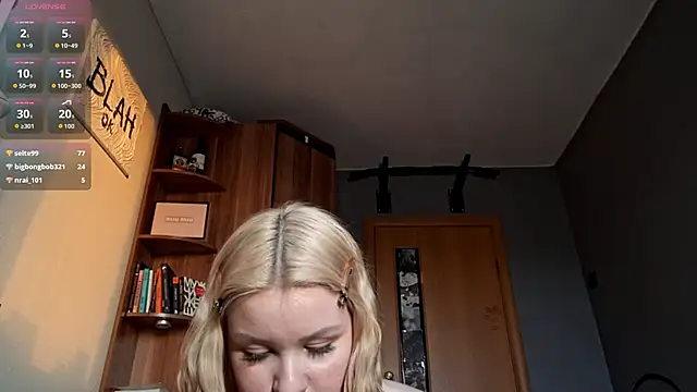 chongtreece (F teen) - take off skirt