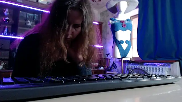 pa1e_pr1ncess - Pa1e_pr1ncess's free webcam - UK Sex Cams