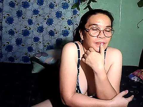 adeline05 - Adeline05's free webcam - UK Sex Cams