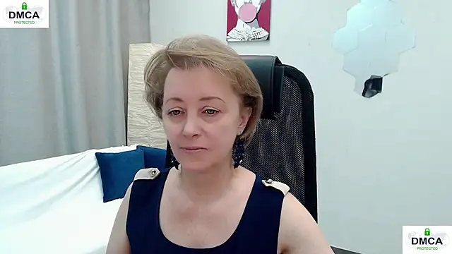 mona_w - MONA_W's free webcam - UK Sex Cams