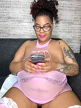 Webcam Model (ExclusiveLeexx)  is live.Free join now!