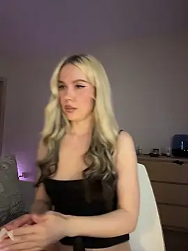 Webcam Model (xDinnax)  is live.Free join now!
