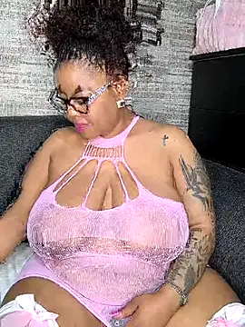 Webcam Model (ExclusiveLeexx)  is live.Free join now!