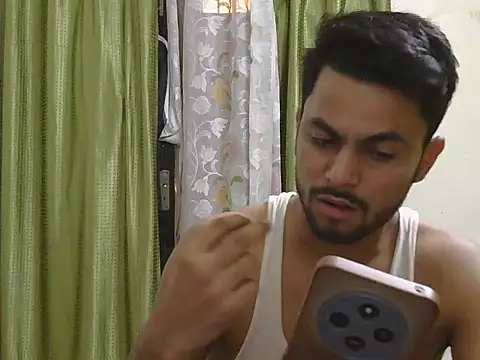 Stubborndesiboy webcam