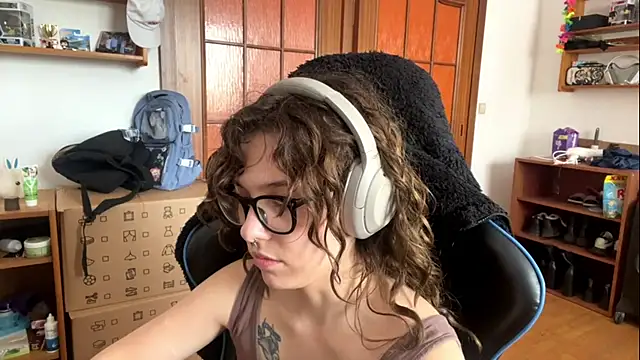 naked live chat PillowPeachX