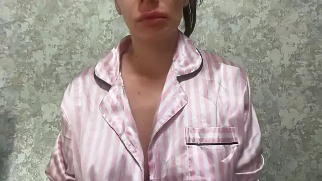 angelinaa19 (F milf) - Do you want to take off all my clothes?