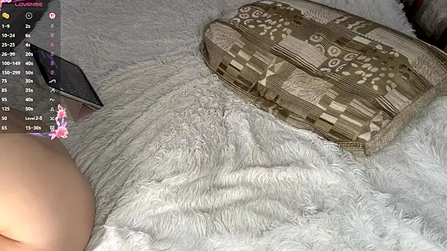 DreamyOlivia webcam