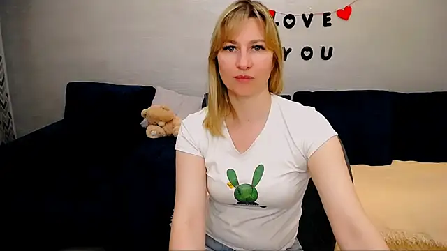 Incredible_Ariela webcam