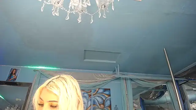 ADRIANNA_FOX