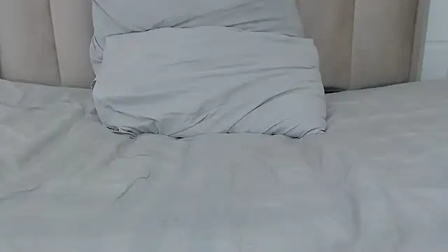 CuteHoney92 webcam