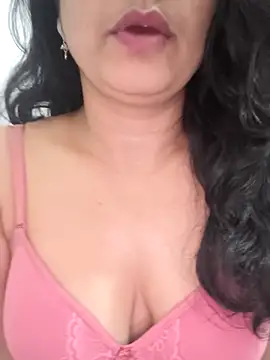 Webcam Model (CUTE-PX)  is live.Free join now!