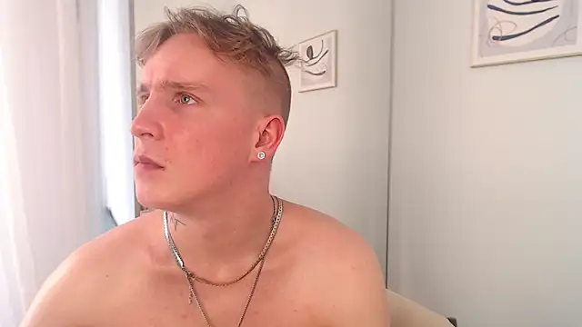 AlexxSweet webcam