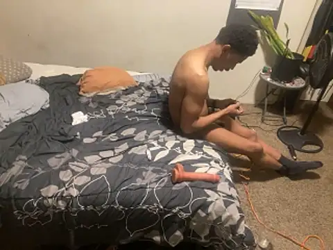 milfandyoungin webcam