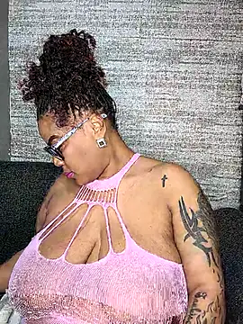 Webcam Model (ExclusiveLeexx)  is live.Free join now!