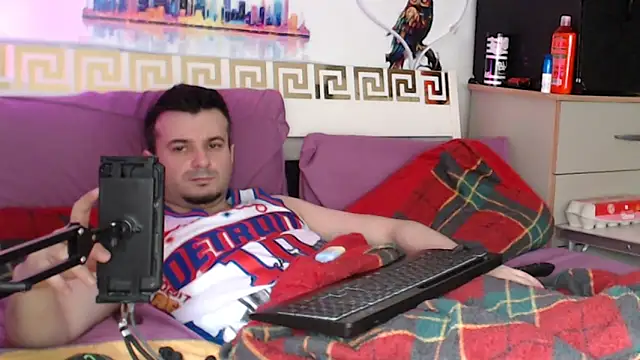iuligruia69 (Ask my age) - do you want see my white #cum?