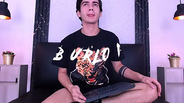 Feiccer_Castquer live sex cam