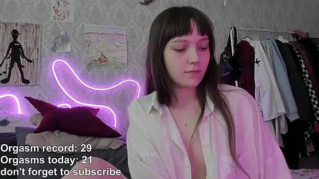 RileyNymph webcam