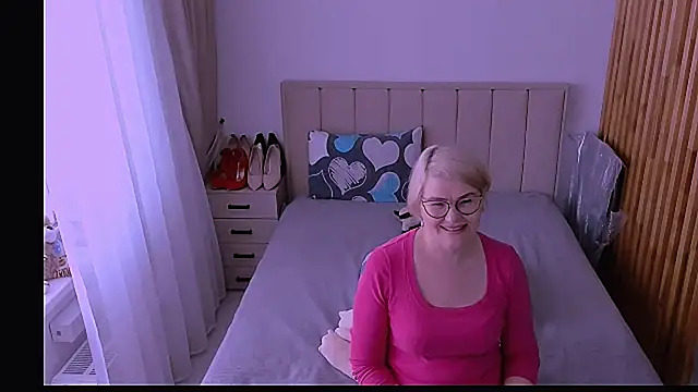 sabrinamacmarren webcam