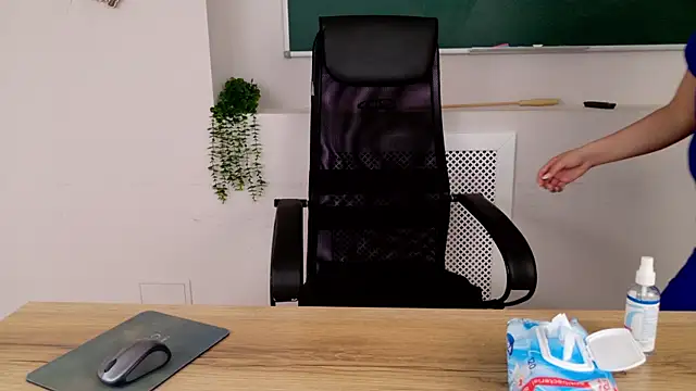 CamillaLarson webcam