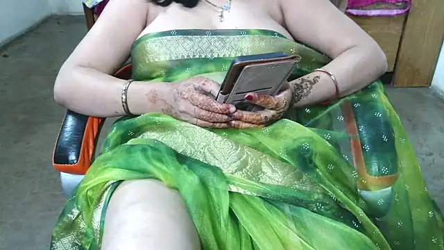 Cute_Mahi22 live sex cam