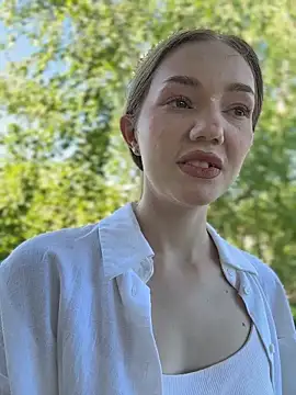 MilaMoone webcam