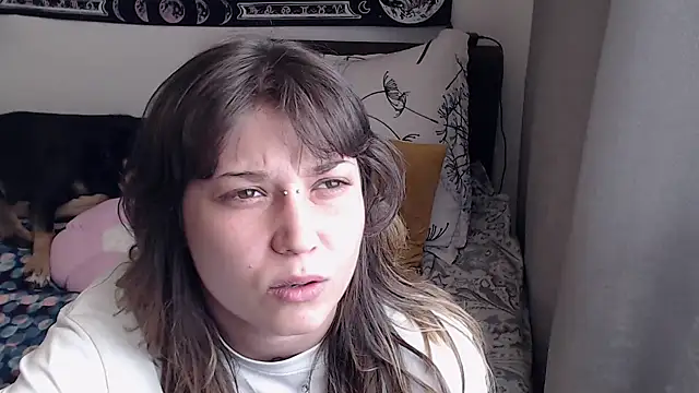 AlienforTwenty live sex cam