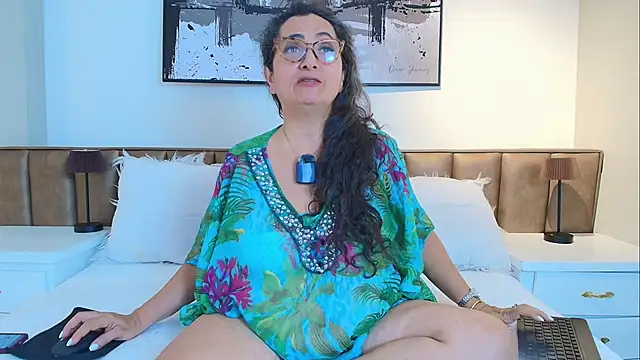 AlessandraLeroy webcam