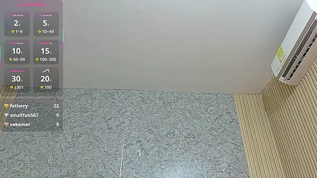 bigcurvymoomy webcam
