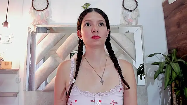 sofy_bonnet1 webcam