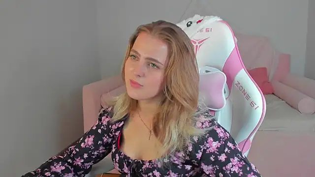 EllaBells webcam