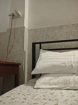 NakedMILFx webcam