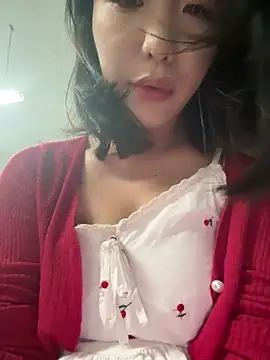 lucy2027 (F teen) - 特写会呼吸的小穴