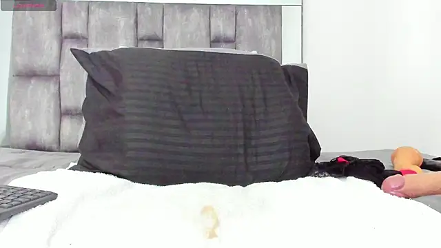 alyssia_ocean (F milf) - double penetration and squirt