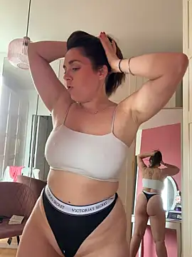 chloe-ta - Chloe-ta's free webcam - UK Sex Cams