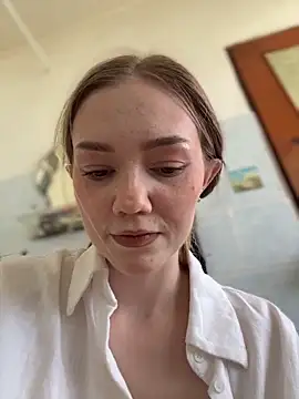 MilaMoone webcam