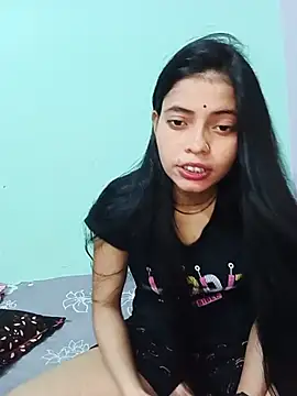 Webcam Model (18_year_old_girl)  is live.Free join now!
