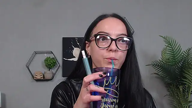 izabelllnoir - IzabelllNoir's free webcam - UK Sex Cams