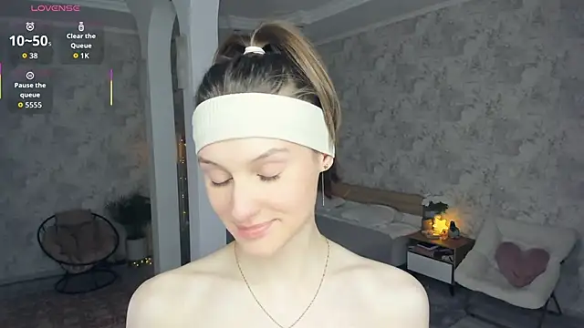 LianneBynon live sex cam