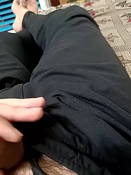 wrong_man25 (M young) - Cum in public