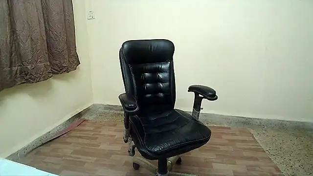 kinky_kumarr (Ask my age) - Hairy hunk come lets have fun