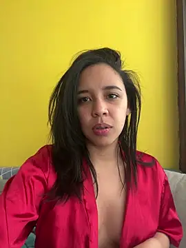 Webcam Model (Esmerald_1111)  is live.Free join now!