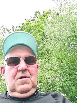 Oldmenhot66 live sex cam