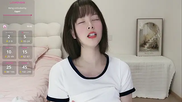 anna-2005 (F young) - Hi~~晚上好呀~~点点关注