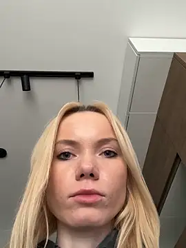 afterdarkteam (Ask my age) - hard blowjob