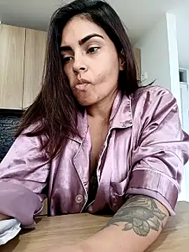 Webcam Model (Ivanna2)  is live.Free join now!