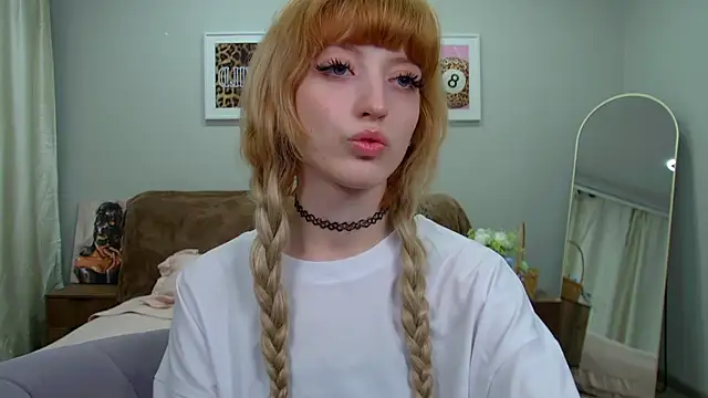 MistyMarlo webcam